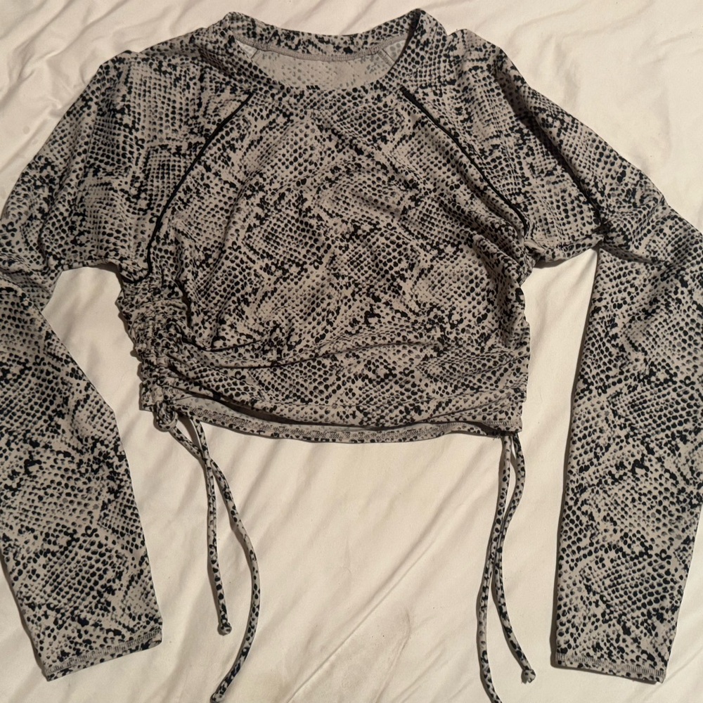 all in motion cropped rash guard
